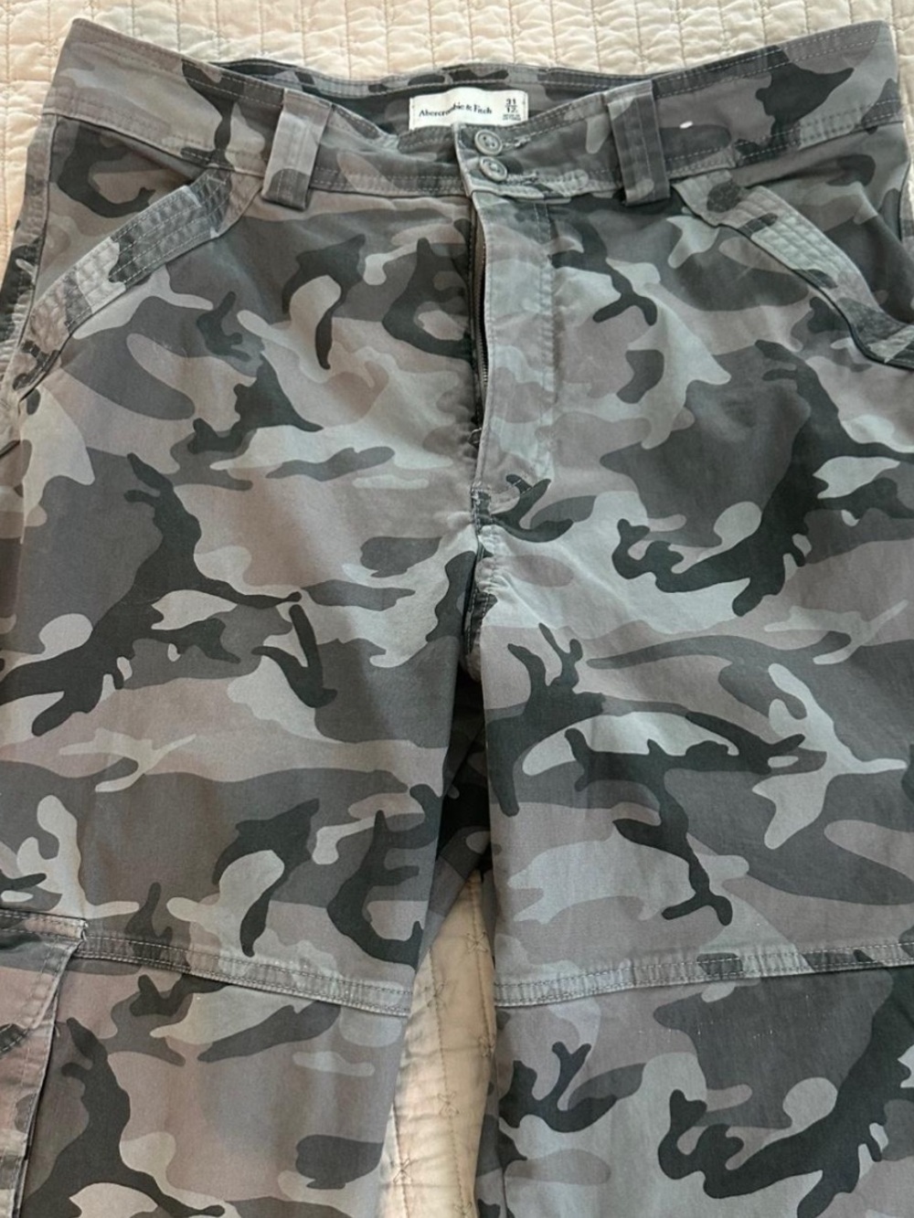 Unbranded Men’s Gray Camo Cargo Pants